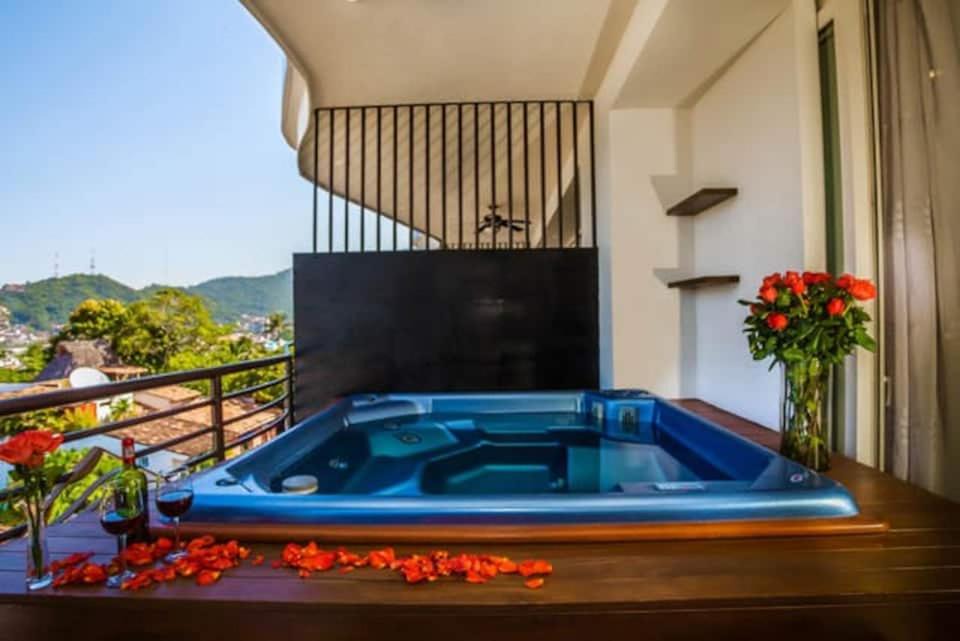 Amapas Apartment | Luxury Pinnacle with jacuzzi