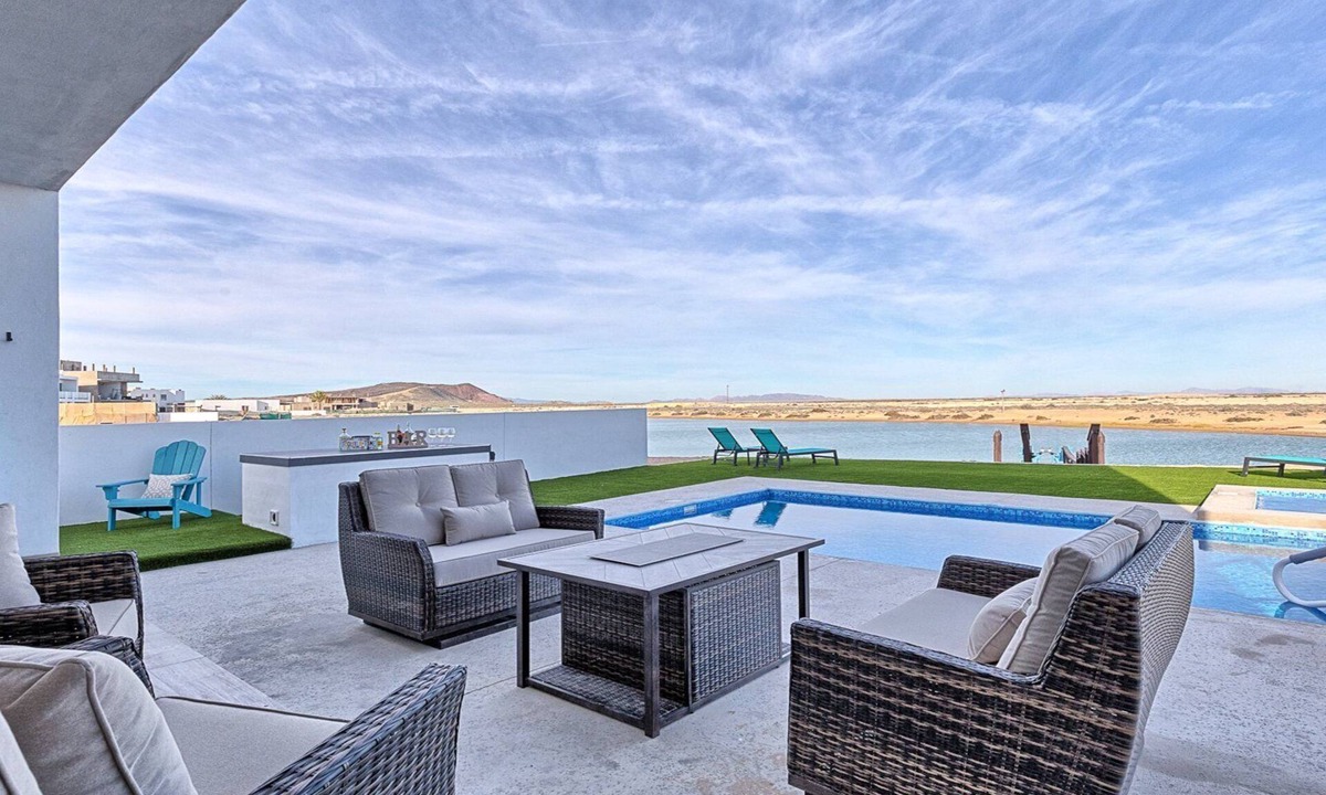 La Choya House | Luxury Retreat at Playa Laguna: 5-Bedroom Bliss