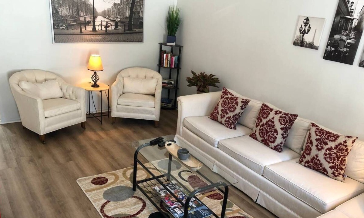 Royal Oak House | Main Street Ranch - Downtown RO