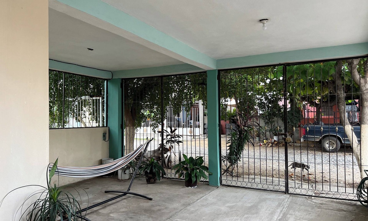 Manzanillo House | Manzanillo Cozy Stay - Central Location, 10 Mins to the Beach