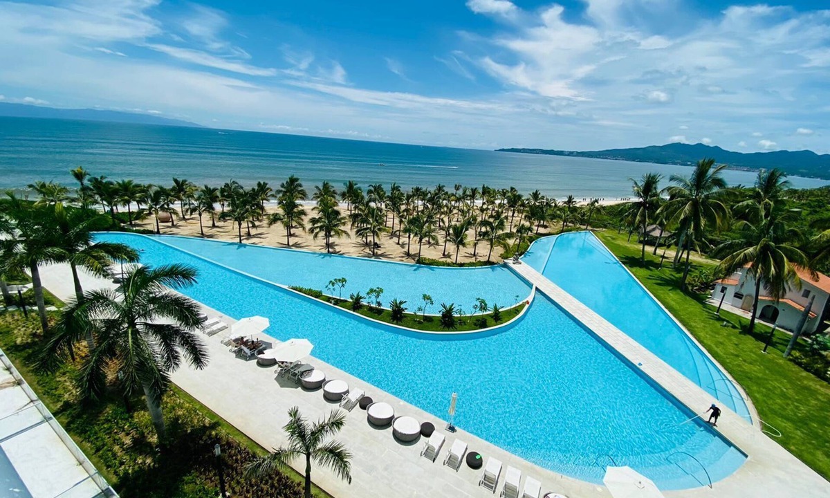 Flamingos Apartment | Marítima Luxury Beachfront w/2 Pools, Great Views