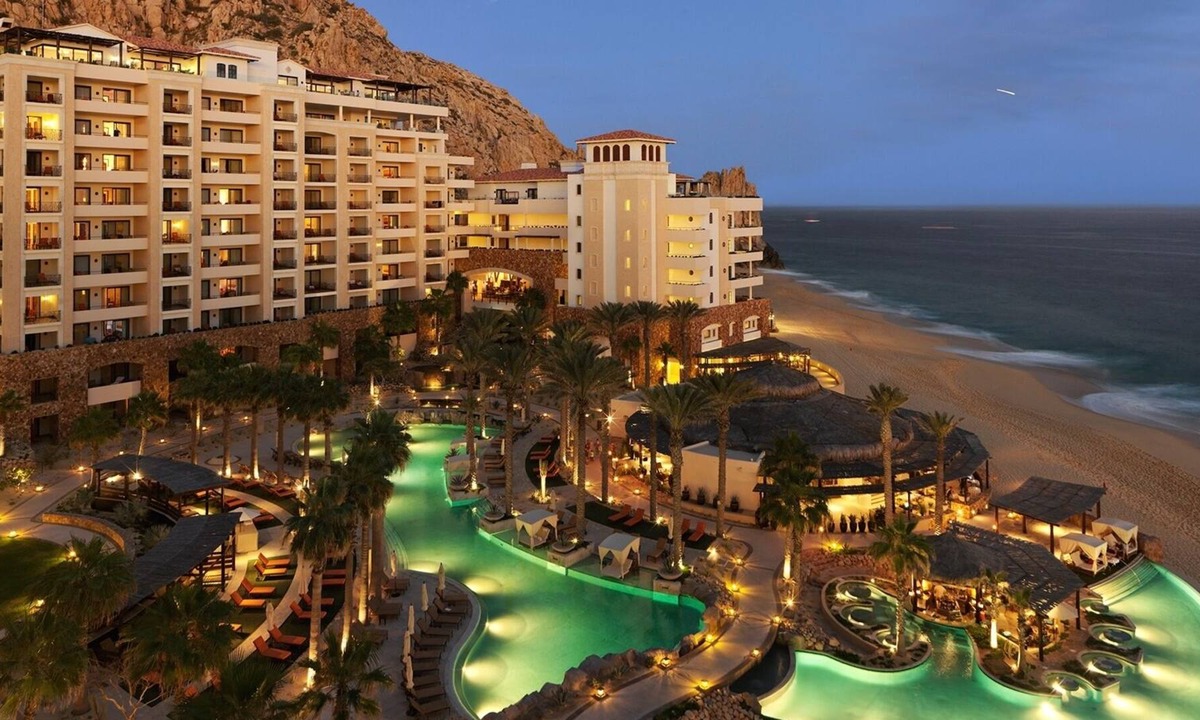 Los Cabos Resort | Master Suite with Studio lock-off. 2 rooms connected by door. Sleeps 8.