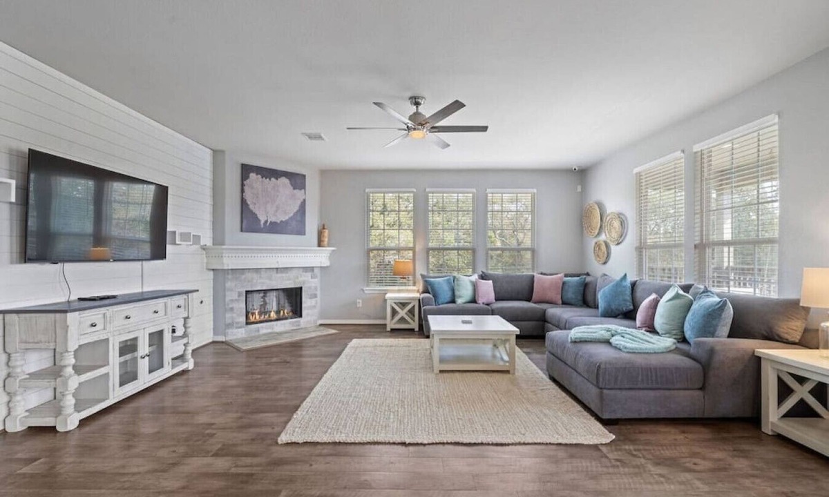 El Lago House | Menard - Bayside Bliss