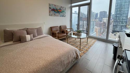 Garden District Apartment | Modern 1BR Downtown Toronto - Steps to Eaton Centre & Yonge-Dundas Square