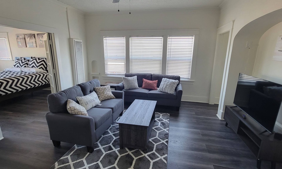 Park Mesa Heights Apartment | Modern 2 bed 2 bath Paradise - Mins. from LAX & SOFI