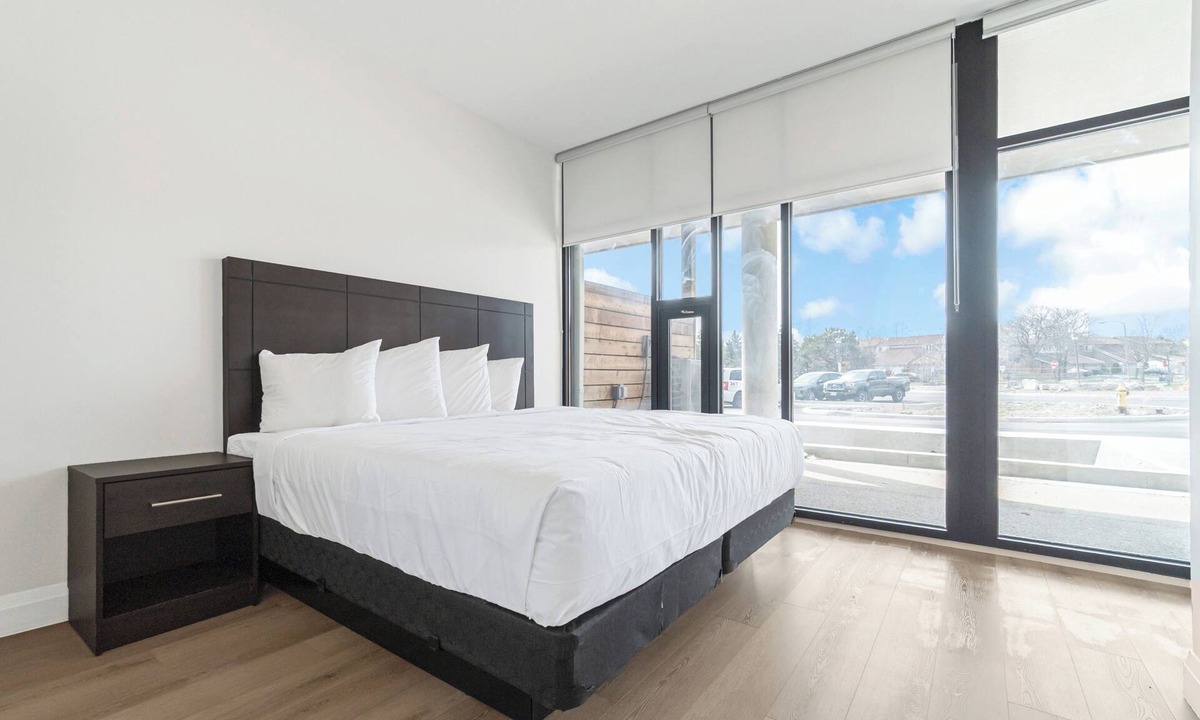 Dean Park Hotel | Modern Fully Furnished 1 Bedroom Apartment Unit 1