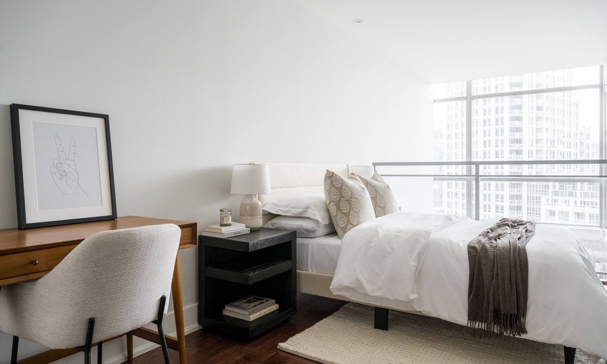 Bathurst Quay Apartment | Modern Lakefront Loft | Sunset Balcony