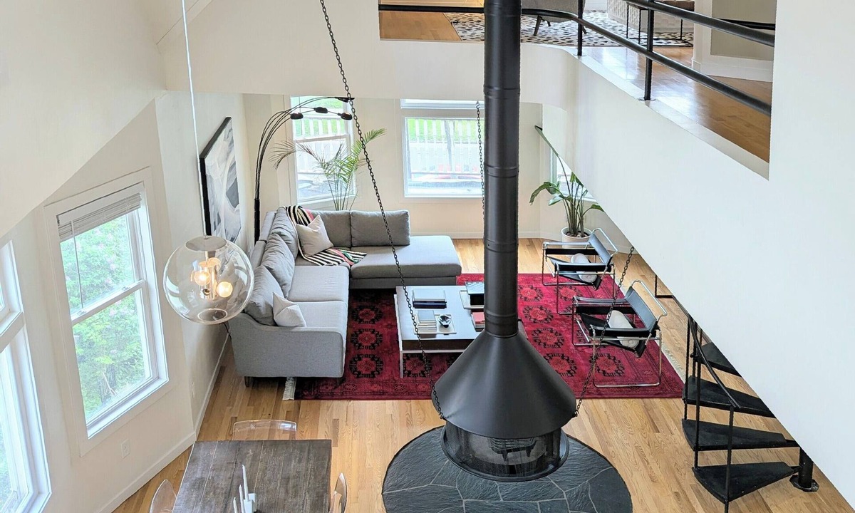 Summit - University Apartment | Modern Victorian Loft 4-bedroom duplex in Saint Paul's central Cathedral Hill