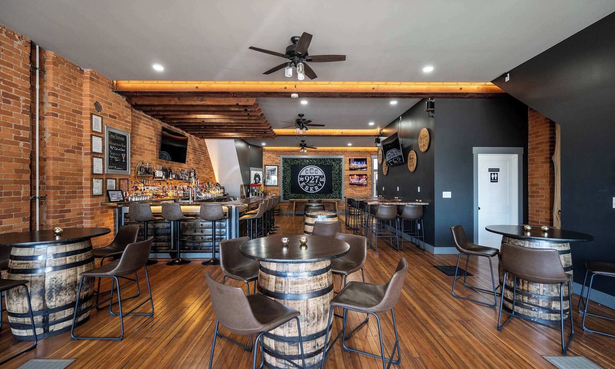 Newport Condo | Monmouth Loft 4