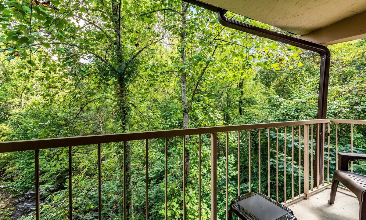 Gatlinburg Hotel | Motel 6 Gatlinburg, TN - Smoky Mountains