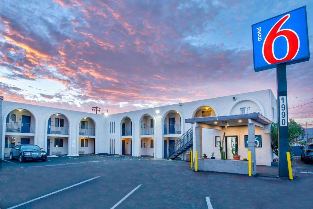 Tucson Hotel | Motel 6 Tucson, AZ - East Williams Center