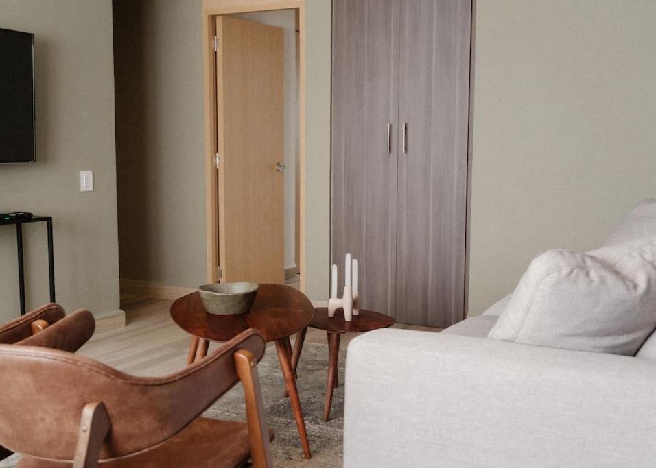 Colonia Cuauhtemoc Apartment | Mr. W Elba 102 - Expertly Curated 2BR in a Top Location