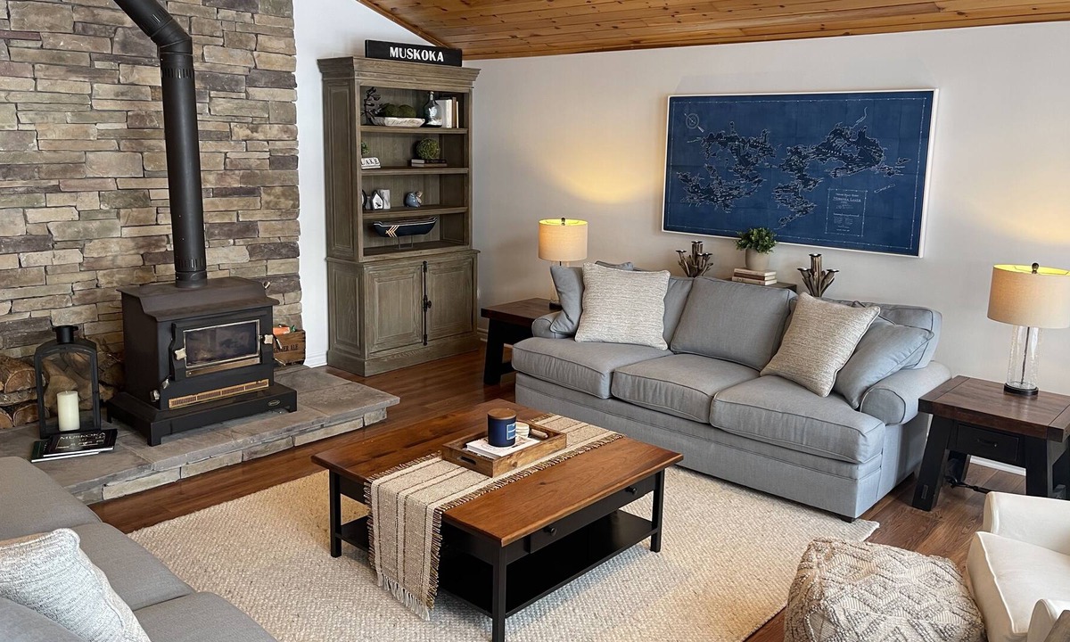 Muskoka Lakes House | Muskoka Beach House on Three Mile Lake