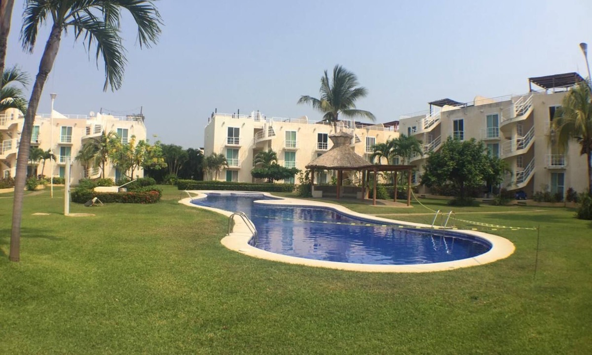 Puente del Mar House | NAVY DIAMOND