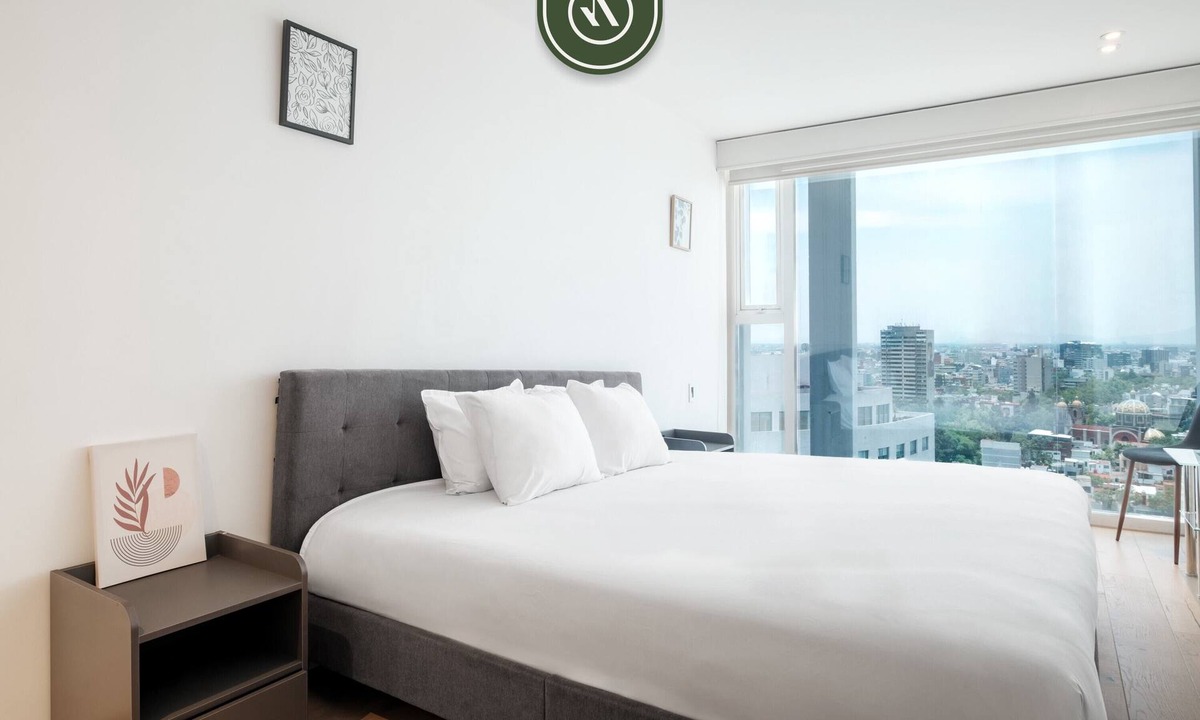 Hipodromo Condesa Apartment | New 2 BR Condo in Condesa - Pool - City Skyline