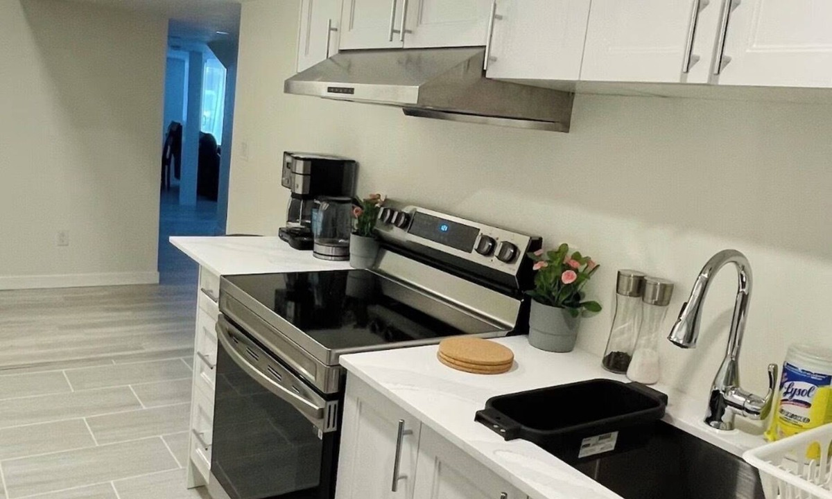 Sharon Apartment | New, Clean and Comfortable Apartment with Private Entrance.