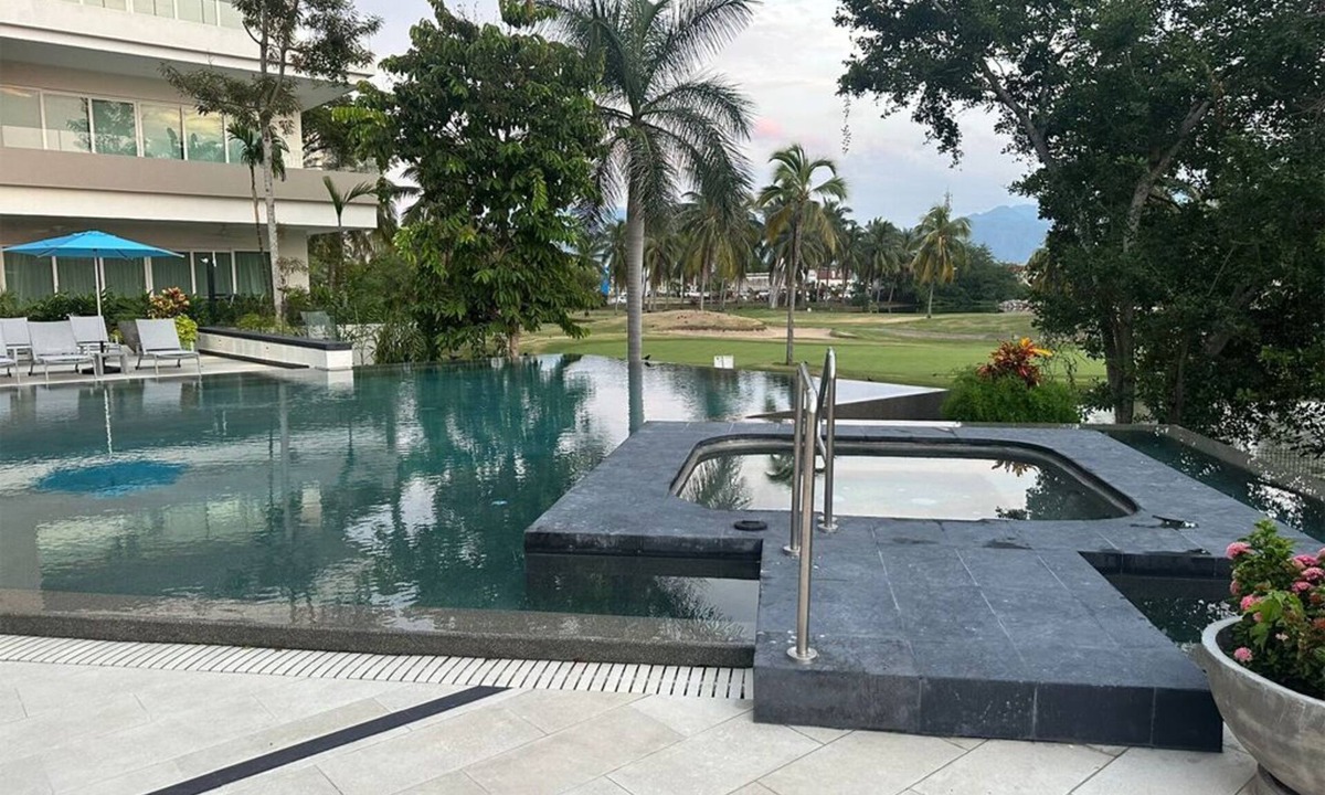Puerto Vallarta Condo | New Luxurious 2-Bed Condo Sleeps 4, 8 minute walk to the Marina