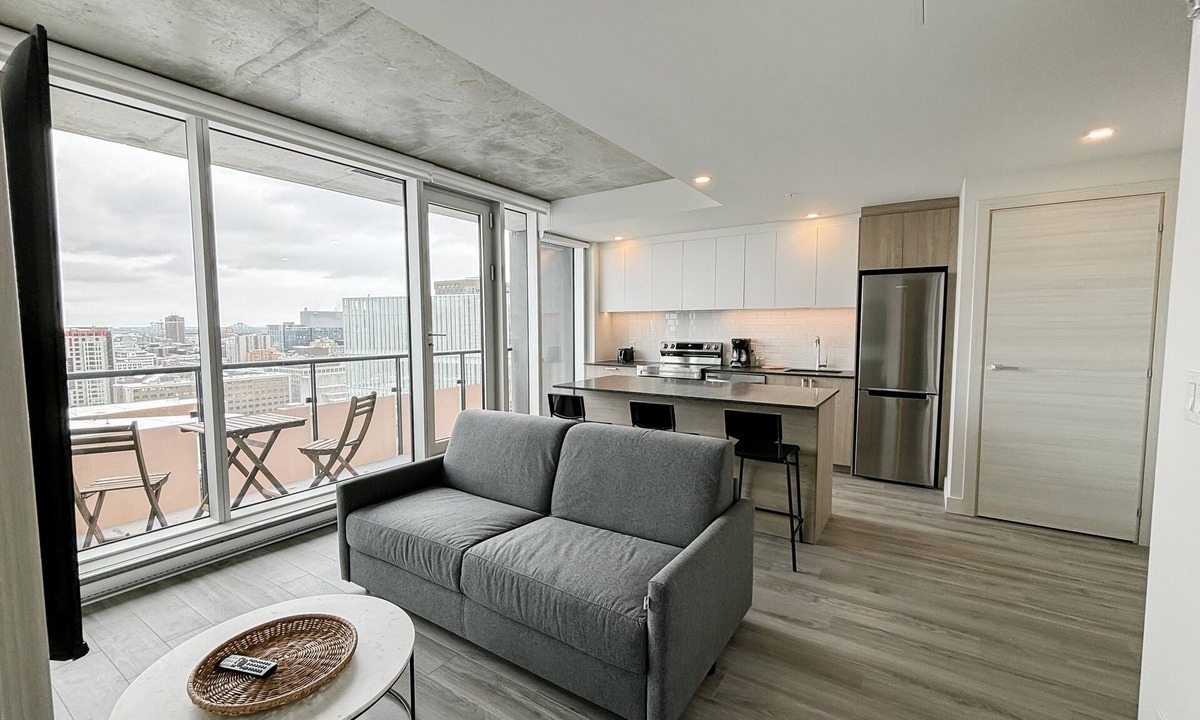 Quartier des Spectacles Apartment | New Luxury Unit in Heart of MTL 909 | Metro access