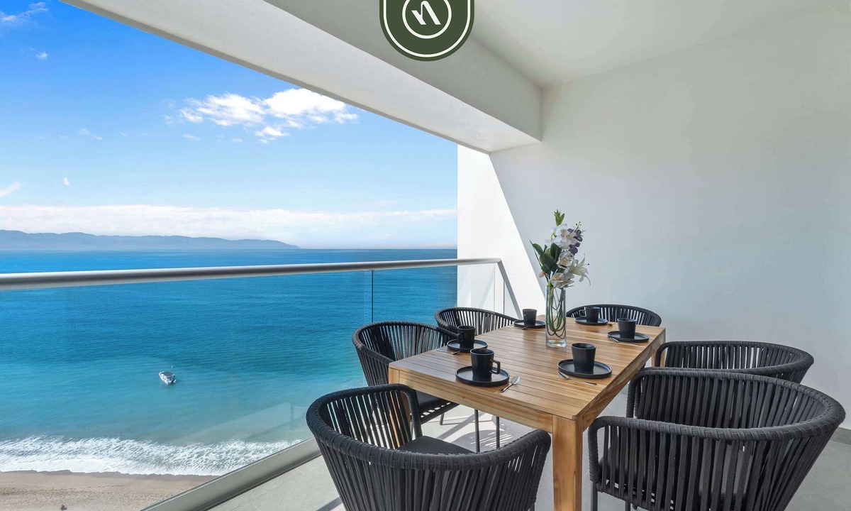 Lazaro Cardenas Apartment | New Oceanfront 2 BR Condo - Gym - Beach - Pool
