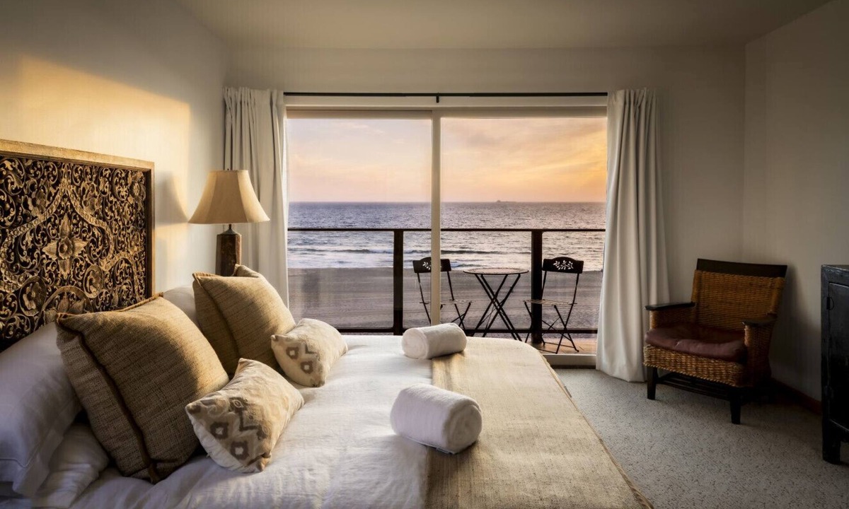 Sand Section Villa | New! The Triton – Manhattan Beachfront Escape