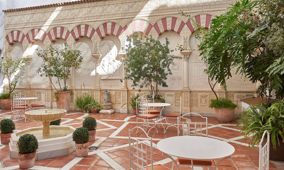La Trinidad-San Juan y Todos los Santos Hotel | NH Córdoba Califa Hotel