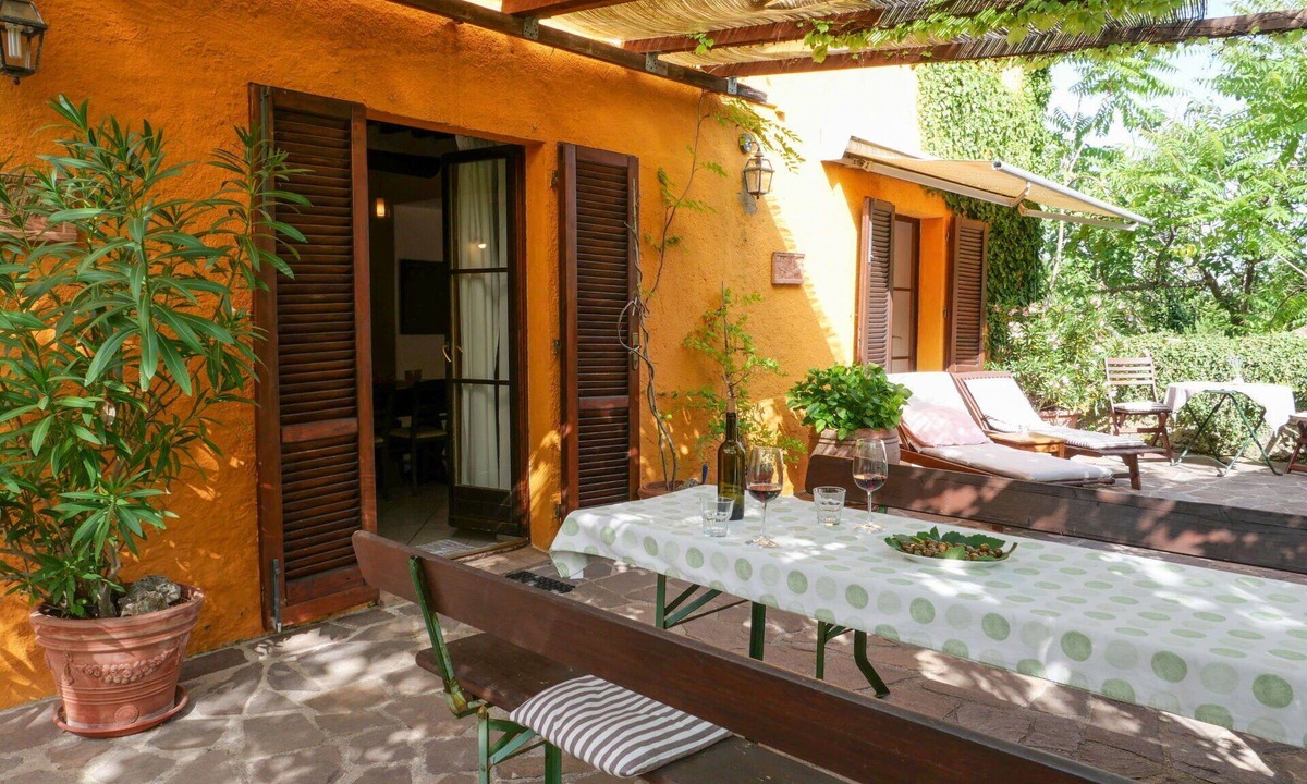 Montieri House | Nice apartment in villa for 7 guests with pool, patio and pets allowed