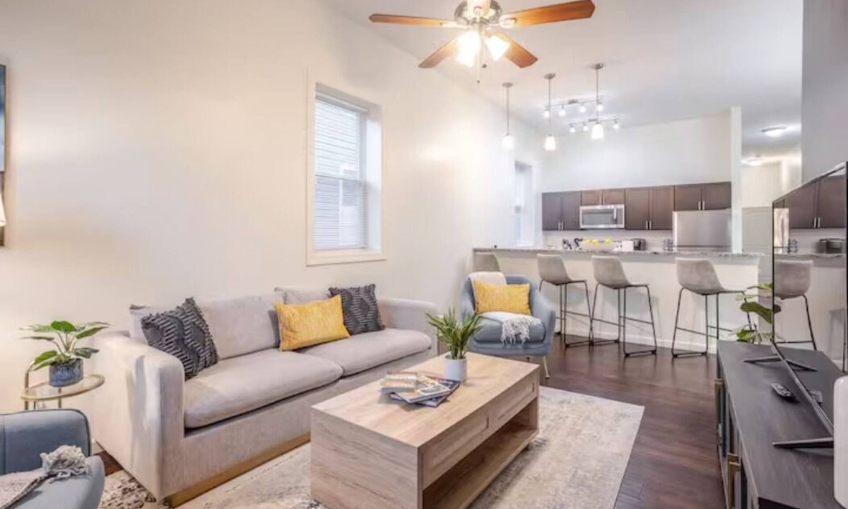 Oakley Condo | Oakley Square Sleeps 5-Fully Remodeled-Walkable