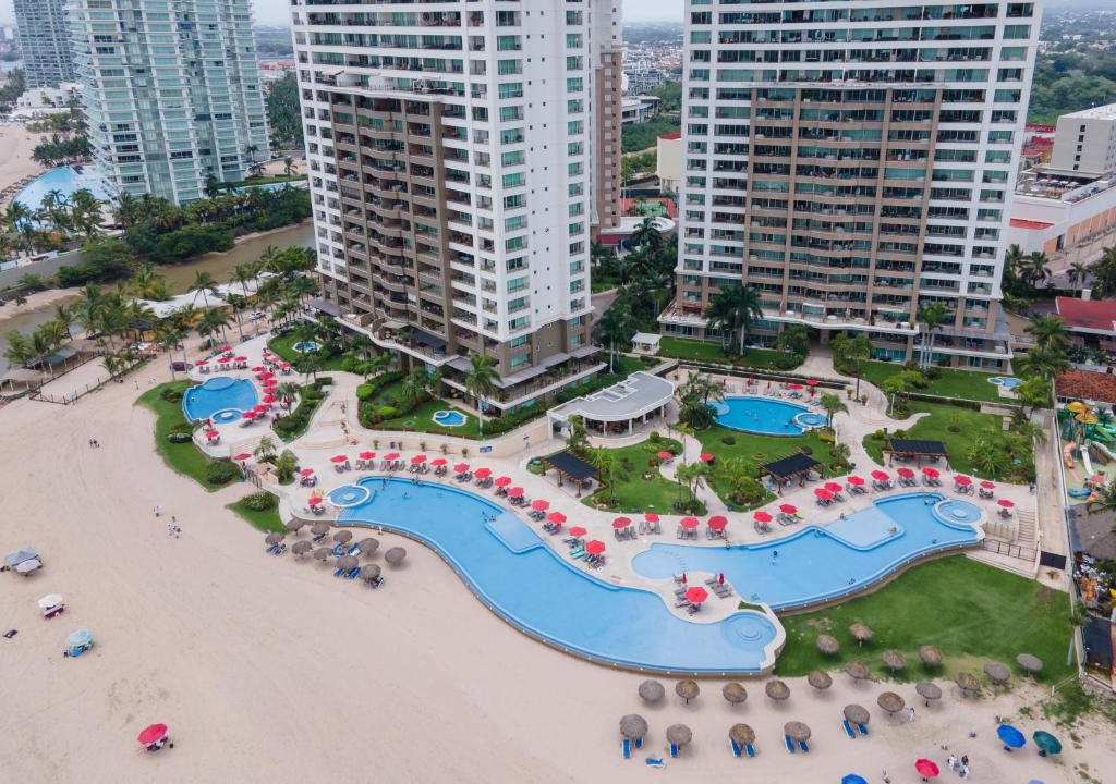 South Hotel Zone Apartment | Ocean Front Condo Sleeps 4 Adults-Grand Venetian T3000-1606