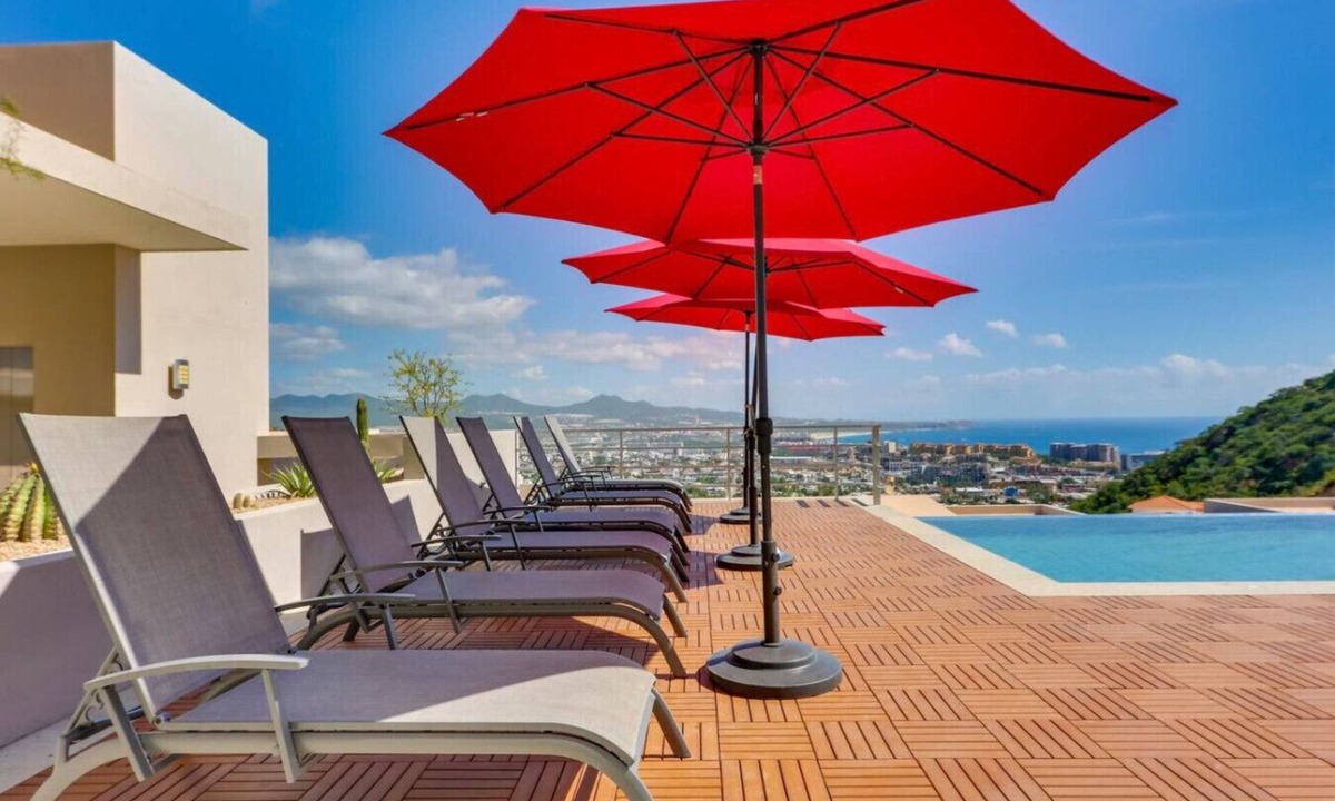 Libertad Apartment | Ocean View, 2 Infinity Pools, Pedregal, Walkable