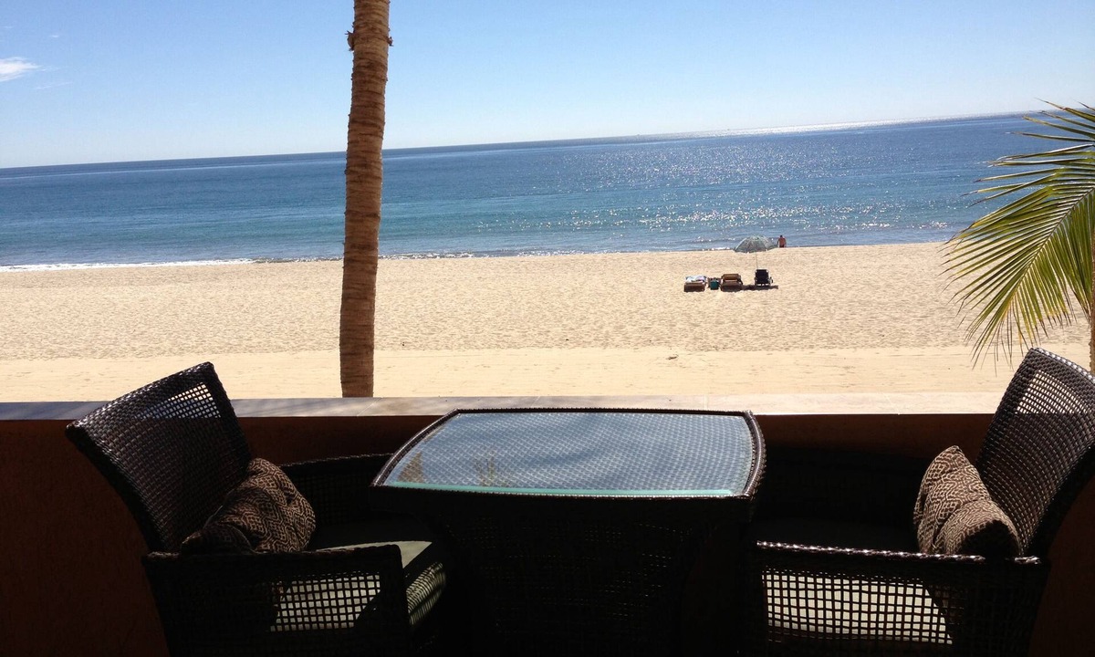 San Jose del Cabo Condo | Oceanfront Condo with Private Balcony in La Jolla de los Cabos! 2bd, 2 bath