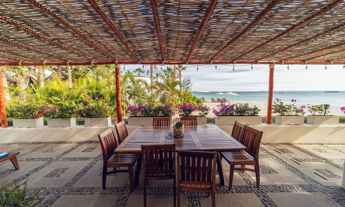 La Paz Villa | Oceanfront Villa with Access to 2 Beach Clubs