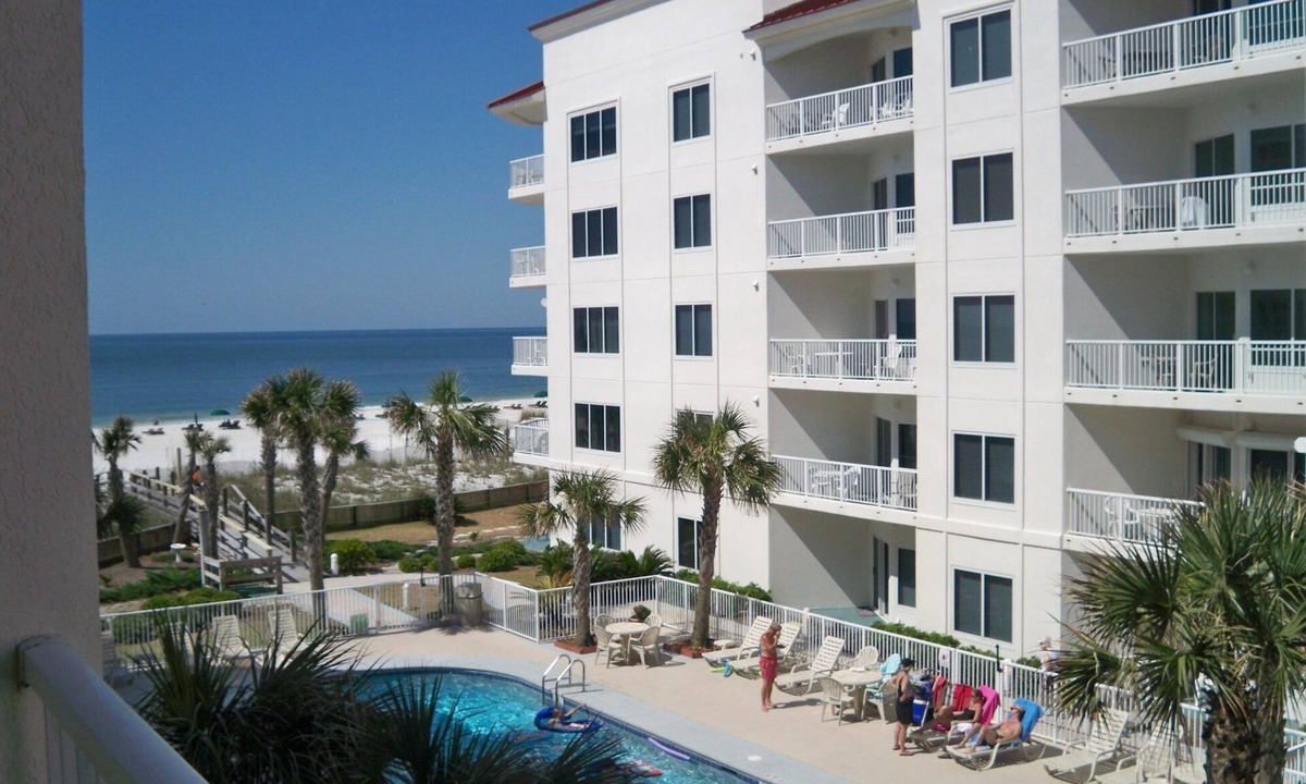 Orange Beach Condo | Oct Beach Escape Spacious 1BR/1.5BA Condo Steps from the Ocean-Snowbirds Welcome