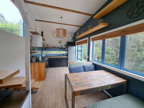 Christchurch District House | Off-Grid Tiny-House Escape - Manu Waiata