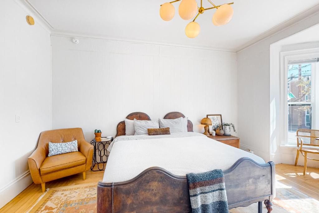 East Bayside Apartment | Old Port Place