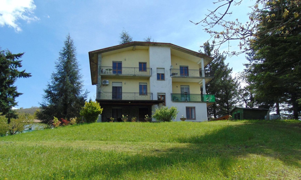 Albareto Apartment | One bed apartment with private balcony, second floor