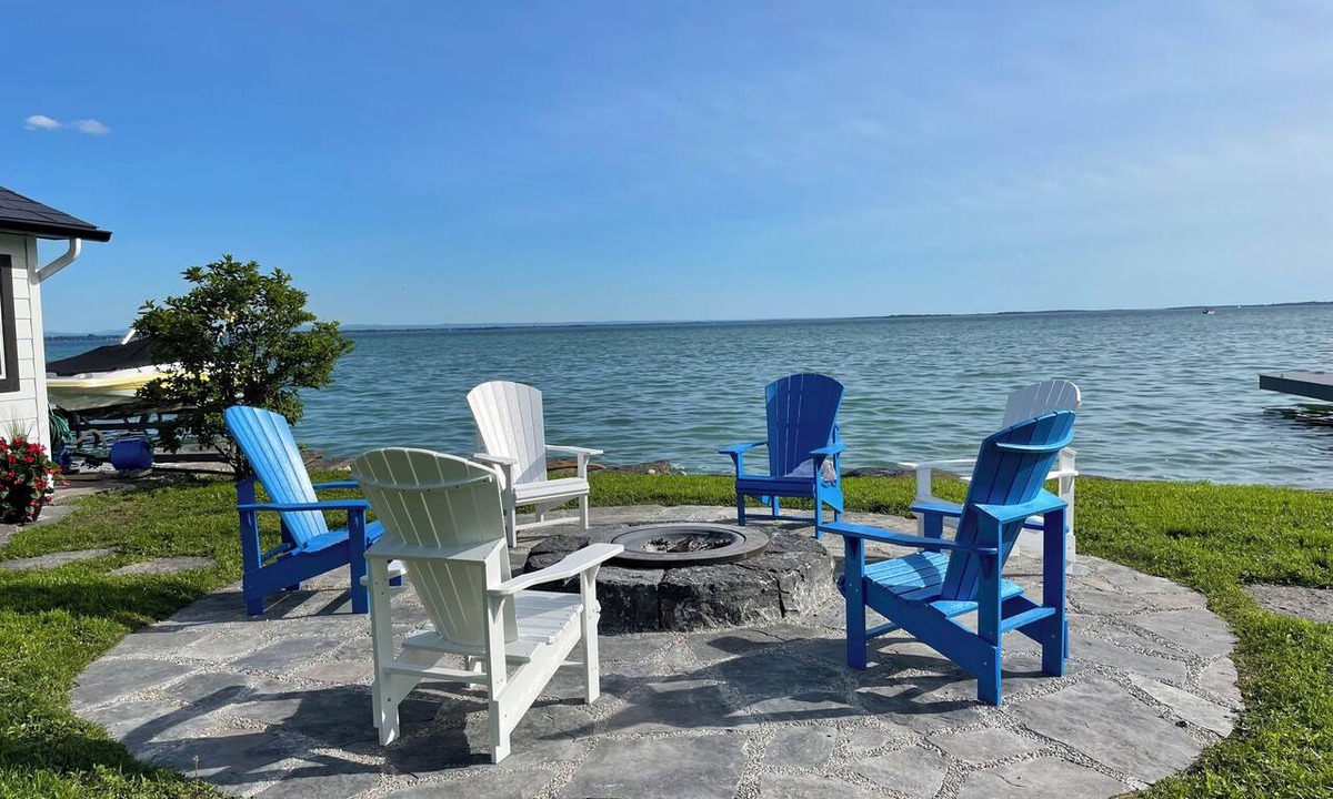 South Glengarry Cottage | Paul’s Waterfront Haven Main Cottage