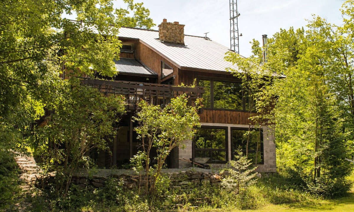Victoria Road Cottage | Peaceful Country Escape Near Balsam Lake Beach