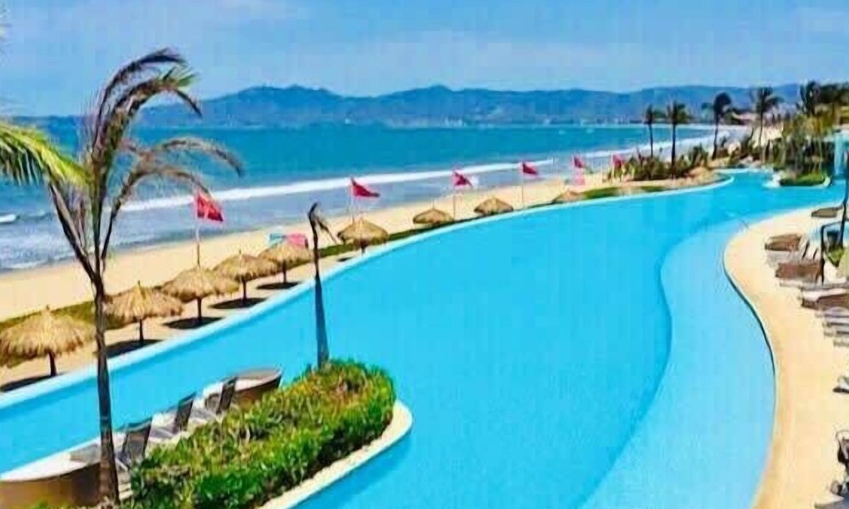 Flamingos Apartment | Peninsula Beachfront w/Sea view, near Attractions