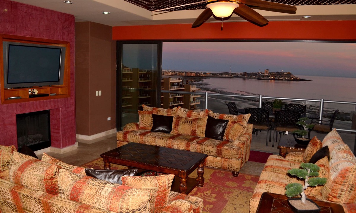 Puerto Penasco Condo | Penthouse - 5BDR/5 1/2BA, 8,800 SF Hacienda, over 8,800 SF, NEW LOWER RATES!