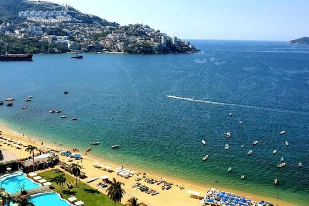 Costa Azul Apartment | Penthouse Armando's Le Club