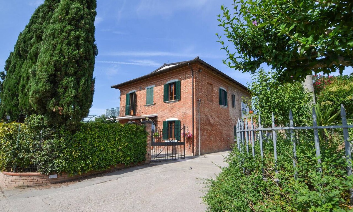 Santarello House | Pet friendly home in Sinalunga
