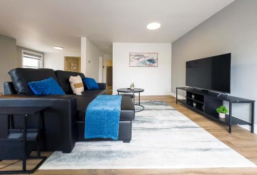 Bobcaygeon Apartment | Pet Friendly Home Near Lock 32 & Beach Park