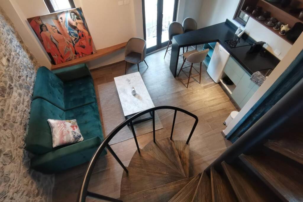 Santeagueda Apartment | Piacere loft Val'Quirico. Bed, Jacuzzi & Coffe
