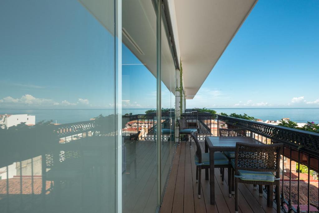 Romantic Zone Apartment | Pier 502 Best Rooftop Romantic Zone Ocean View