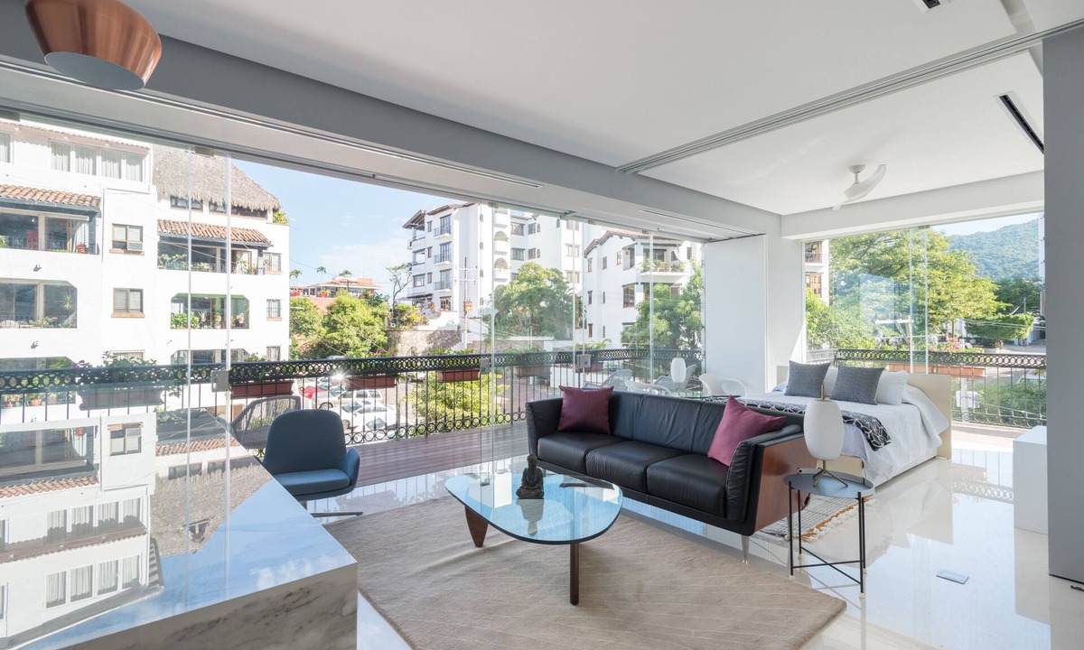 Emiliano Zapata Apartment | Pier 57 Ocean Views Romantic Zone Best Rooftop Pool