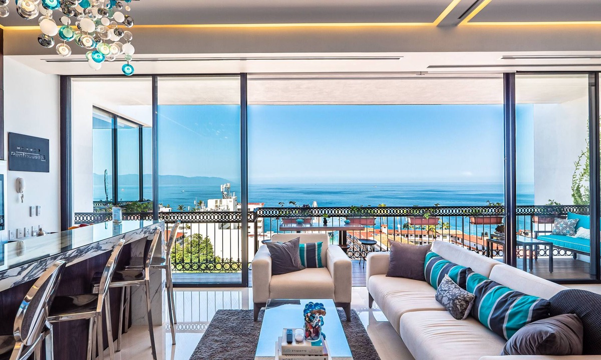 Romantic Zone Condo | Pier 57 Spectacular Penthouse Romantic Zone Ocean Views