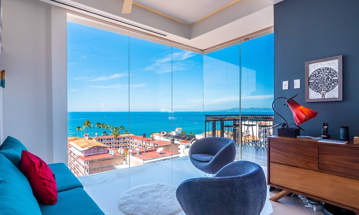 Romantic Zone Condo | Pier 57 Stunning Ocean View Corner Unit w/Balcony