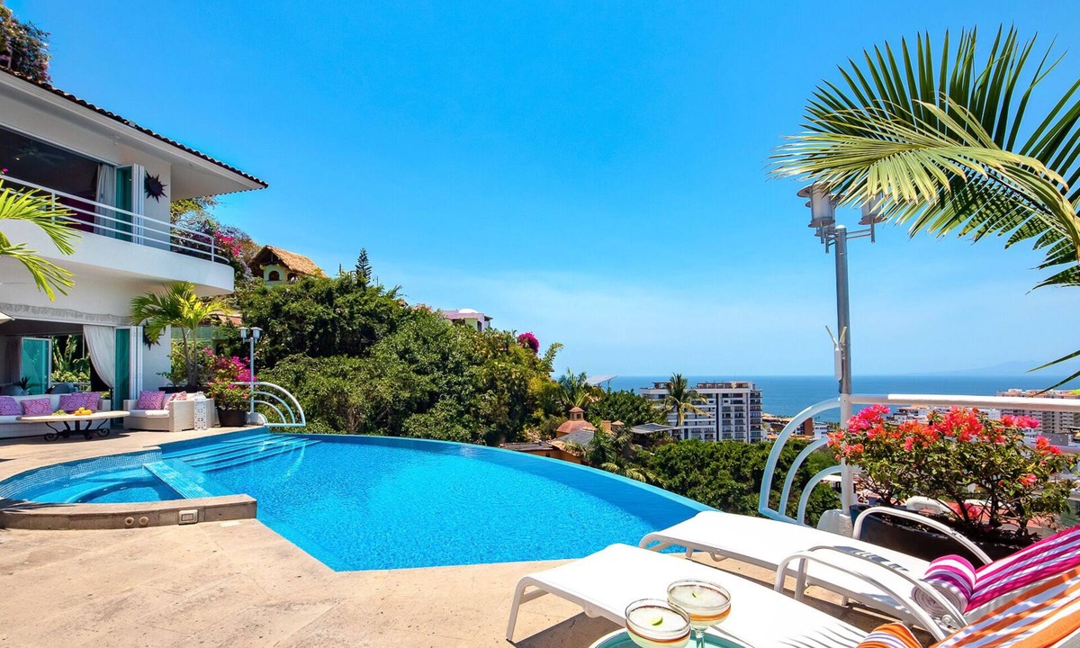 Alta Vista Villa | Please Inquire Before Booking – Luxury Villa