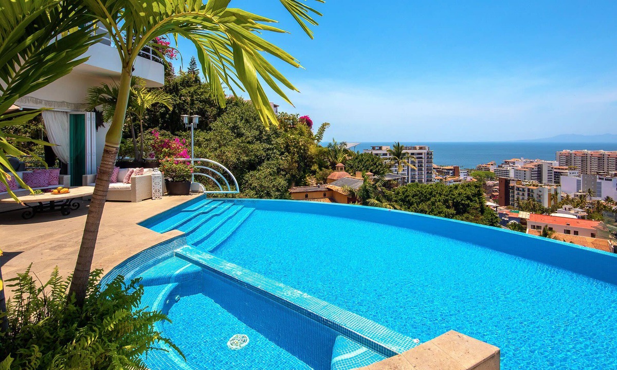 Alta Vista Villa | Please Inquire Before Booking – Luxury Villa