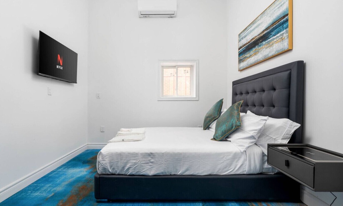 West Queen West Hotel | Plush Hotel - Double suite/Downtown Toronto